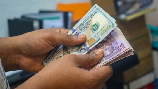 Ringgit dibuka rendah ketika dolar AS menguat