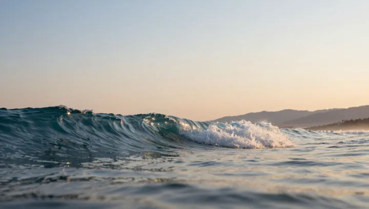 Тайфун как спасение от жары, вы серьёзно вообще