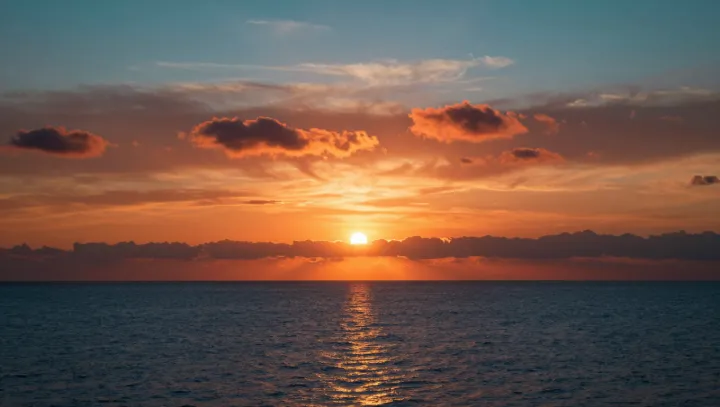 Red sunsets as quiet weather signals