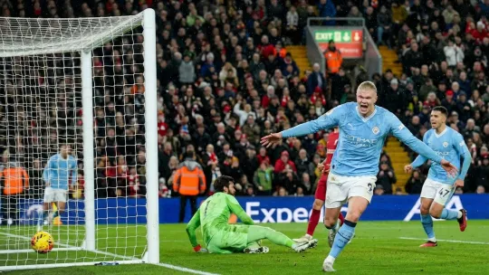 Haaland kembali tajam, City kekal memburu takhta