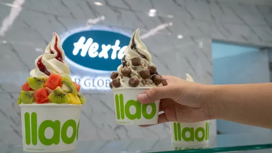 Hextar ambil alih 51% francais induk llaollao