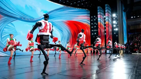 Dari tarian singa ke tarian robot di Malaysia