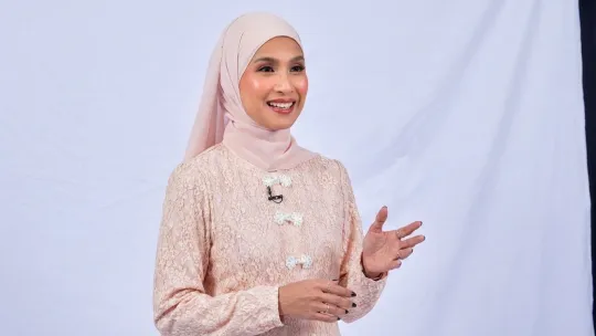 Nana Mahazan Kelihatan Lebih Segar Dalam Program Borak Dulu Baru Buka