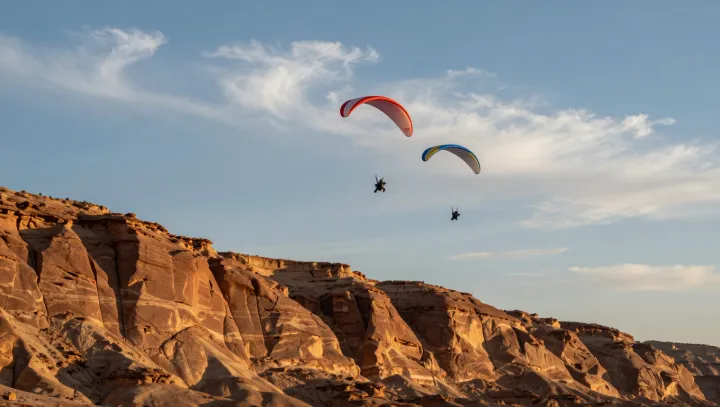 Прыжок над пустыней Дубая и мозг такой: что вообще происходит