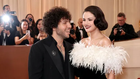 Peminat desak Selena Gomez lepaskan Benny