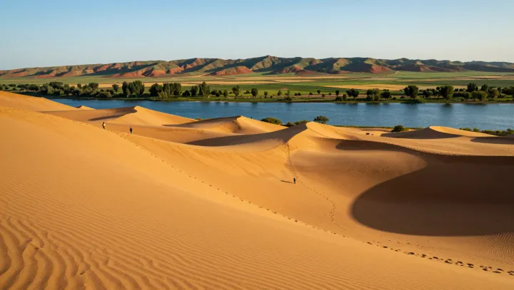 Pouštní duny, které se samy řežou do barevných pruhů
