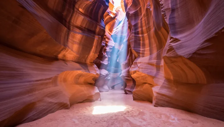 Jak mohl úzký tok vyhloubit kilometr hluboký kaňon