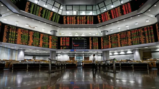 Bursa Malaysia dibuka rendah ikut tekanan global