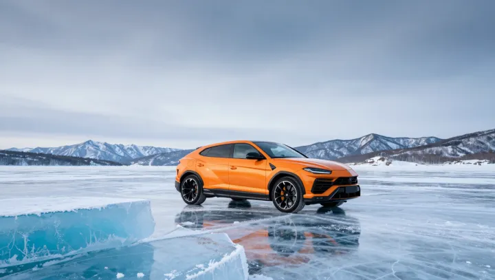 Кроссовер как суперкар? Urus вообще норм это