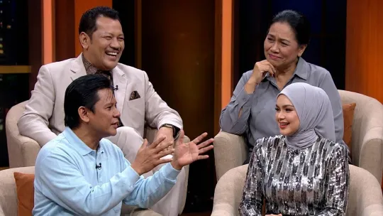 Hook, algoritma dan jiwa raya yang semakin senyap