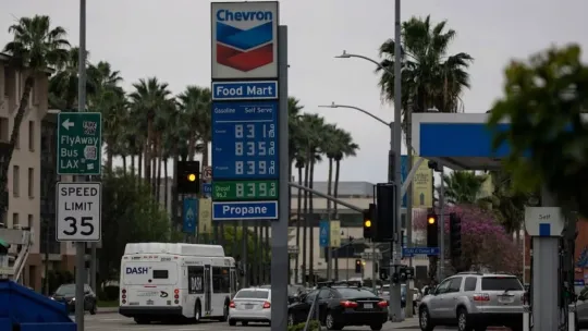 Perang Amerika-Israel-Iran lonjakkan harga minyak