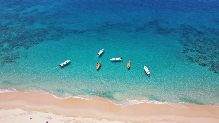 Луну разглядели до камушка, а океан почему как слепые