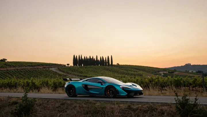 Углепластик против металла: трек сходит с ума