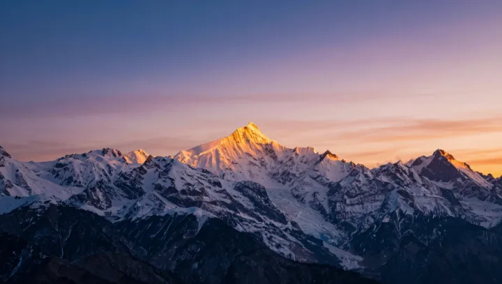 Почему рассвет в горах на фото «магичнее»