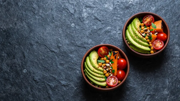 Pálivý salát, co tě ve skutečnosti ochladí