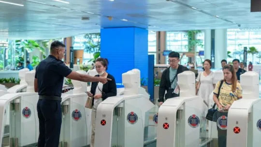 ICA diiktiraf sebagai penerima anugerah perkhidmatan imigresen lapangan terbang terbaik dunia