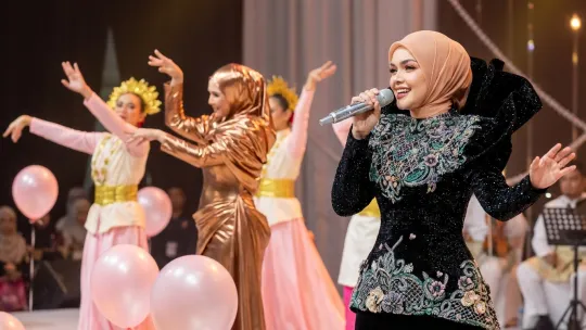 Duet ‘Power’ Siti Nurhaliza & Aina Abdul