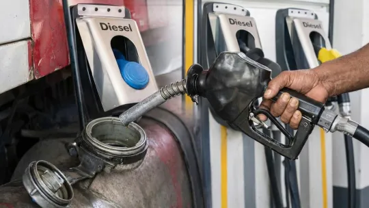 Inflasi Rendah, Diesel Melonjak: Di Mana Risiko