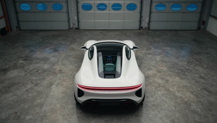 Кирпич по виду, гиперкар по сути