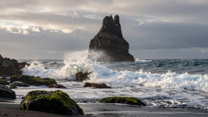 Proč je pláž Vík tak děsivě černá