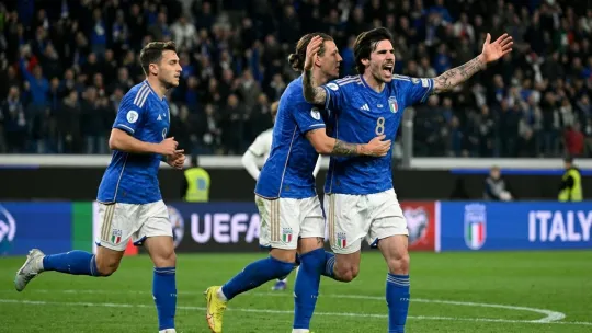 Itali berhempas pulas ke final playoff