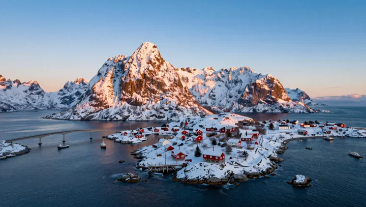 Зачем пейзажники специально «портят» небо