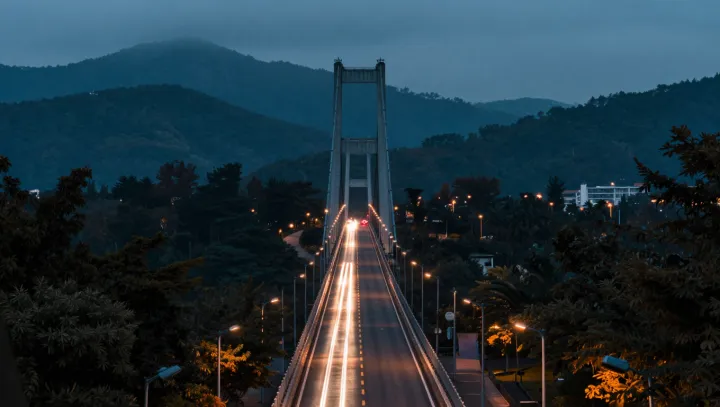 Why Time Hurts More in Time‑Lapse