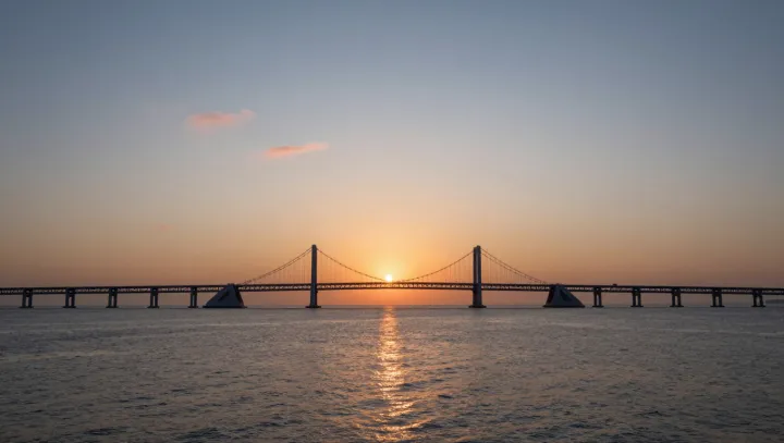 Почему закат алый, а Солнце нет