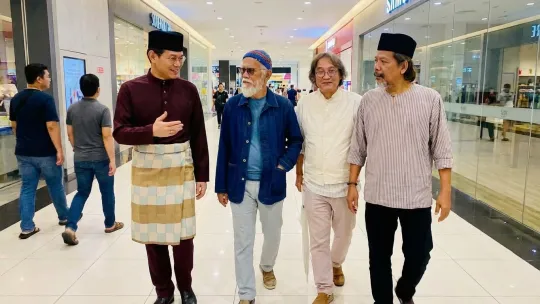 Nam Ron menasihati Que Haidar agar terus cekal dan kuat