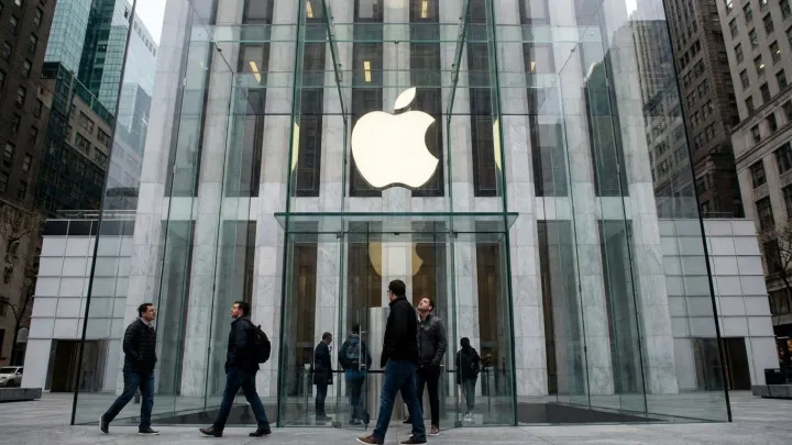 YouTubers sue Apple over alleged YouTube scraping