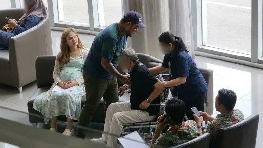 Netizen dakwa isteri Virgoun kini sarat hamil