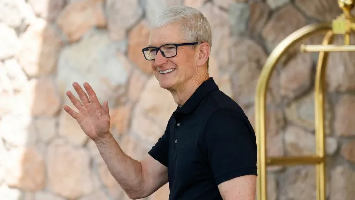 Apple Scales Back Vision With Smart Glasses