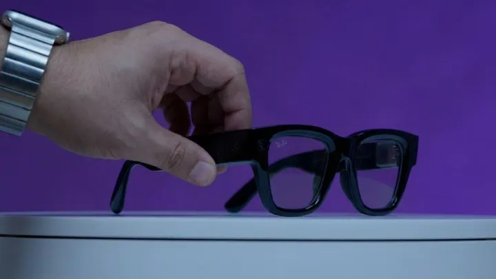 Apple quietly prototypes AI-powered glasses