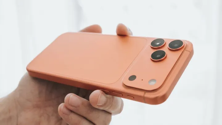 Apple quietly patches FBI-used iPhone flaw