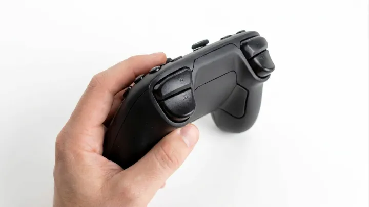 Leaked Preview of New Steam Controller Hints Major Comeback