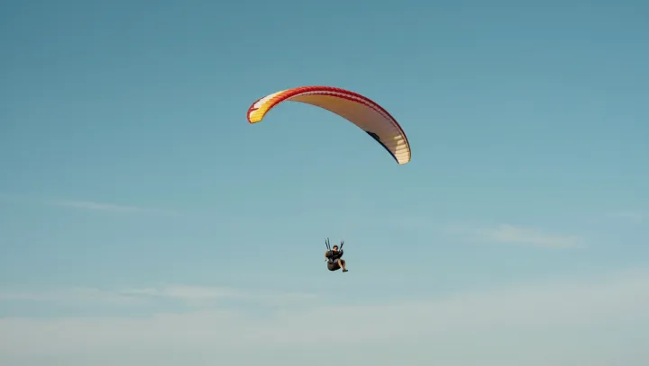 The Quiet Science Behind Extreme Paragliding