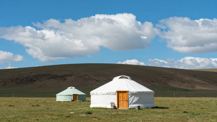 Why the yurt wins against brutal cold