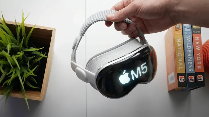 Apple Quietly Winds Down Its Vision Pro Bet