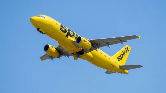 Kos bahan api meningkat, harga saham Spirit Airlines merosot