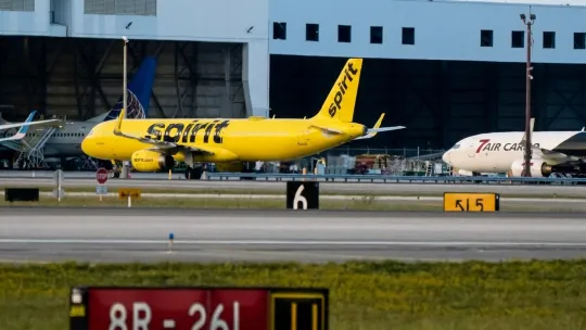 Spirit Airlines henti semua penerbangan akibat tekanan konflik perang