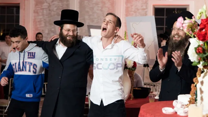 Monsey teen’s tefillin app hits 100,000