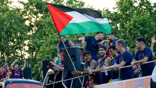 Yamal kibarkan bendera Palestin di Barcelona