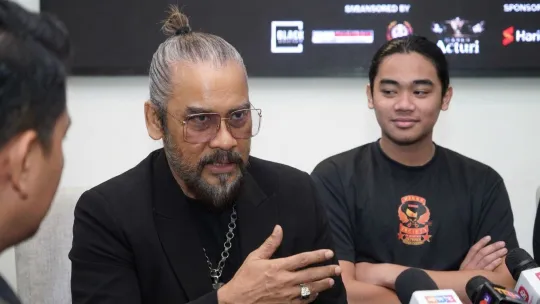 Awie tegaskan ilmu dahulu, glamor kemudian