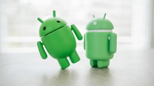 Android Canary 2605 drenches Pixel UI in blur