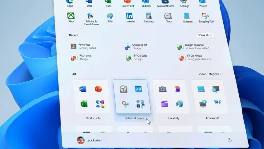 Windows 11 trials adjustable taskbar and Start