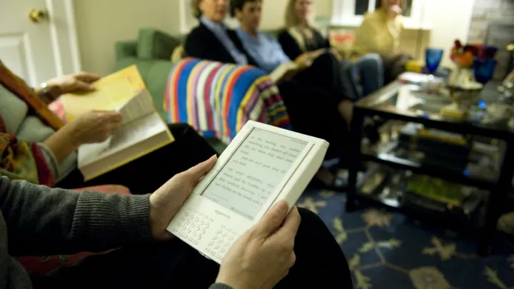 Old Kindles Get New Life Through Risky Hacks