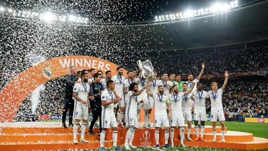 Aston Villa tamat kemarau, Emery rai lima trofi