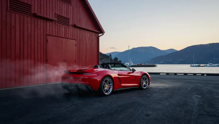 How a 3.0‑liter six runs in old V8 territory