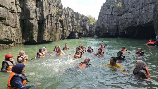Pelancong Malaysia ke Thailand merosot