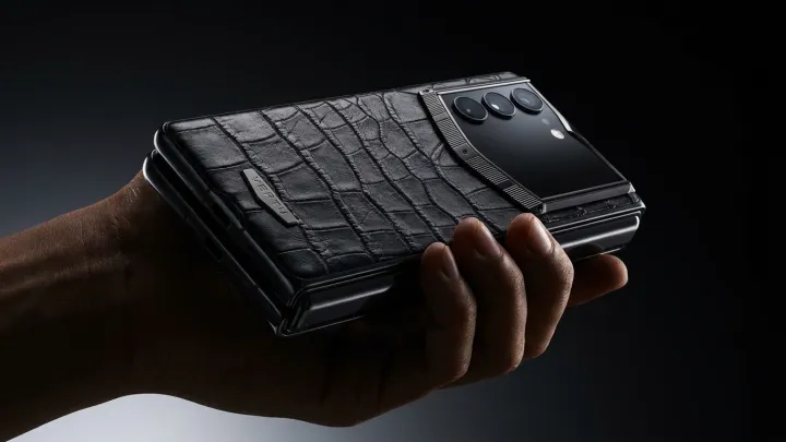 Vertu’s AlphaFold Turns A Phone Into A Boardroom